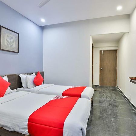 Hotel Chicago أحمد أباد المظهر الخارجي الصورة