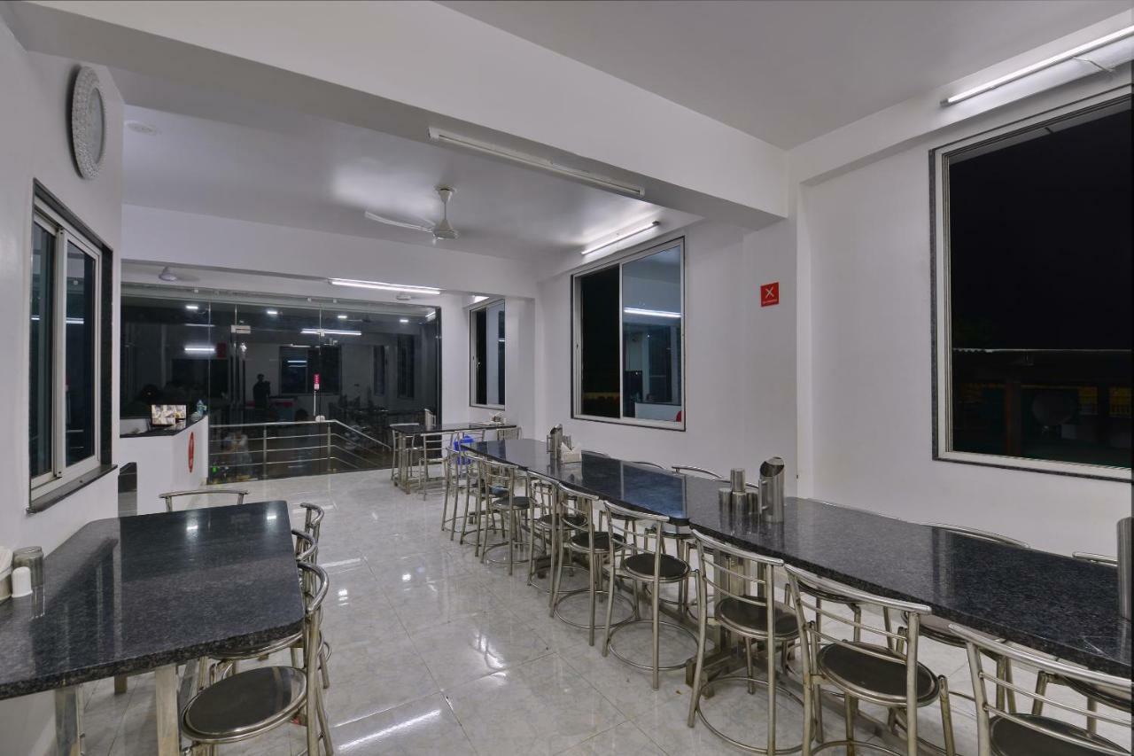 Hotel Chicago أحمد أباد المظهر الخارجي الصورة